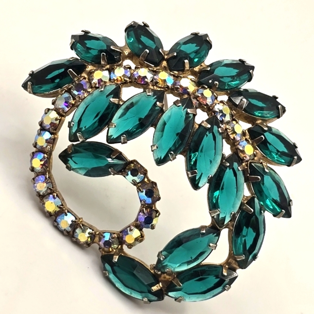 Large Domed Vintage D&E Juliana Brooch Green AB Navettes Leaf Spiral Shaped